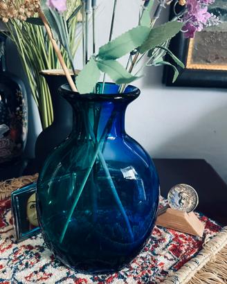 Vaso in vetro soffiato artigianale,murano.
