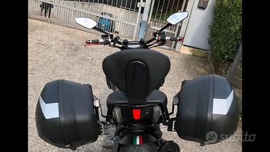 Kit borse rigide laterali e schienale Diavel 11-18