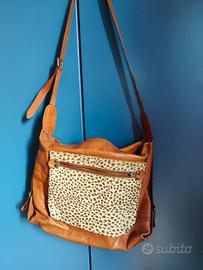Borsa Furla in cuoio con tasca esterna maculata
