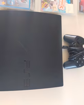 PS3 usato come nuovo, due joystick, giochi vari