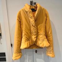 Piumino giallo boxy fit crop