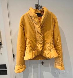 Piumino giallo boxy fit crop