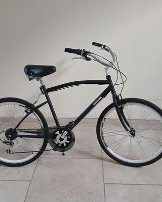 Splendida bicicletta  da donna nera