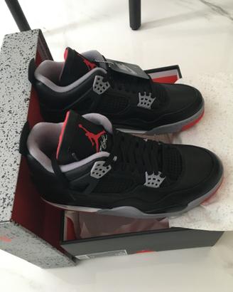 Air Jordan 4 Retro "Bred Reimagined"EU 42,5. Nuove