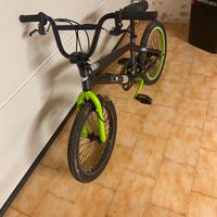 bmx nera e verde