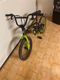 bmx nera e verde
