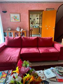 Divano angolare con penisola rosso magenta