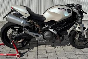 Ducati Monster 696+ (GOMME NUOVE)