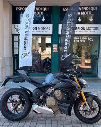 Ducati Streetfighter V4 v4s