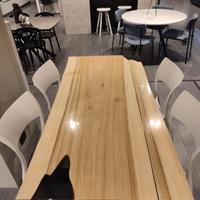 tavolo e complementi d arredo in legno e resina