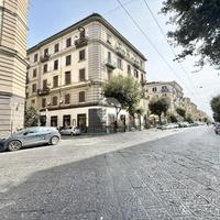 3 LOCALI A NAPOLI
