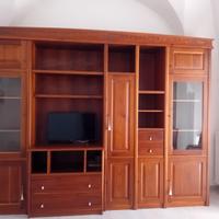 Parete attrezzata per soggiorno.