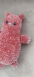 amigurumi peluche gatto sdraiato