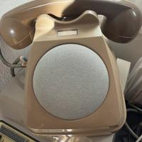 Telefono vintage con assistente vocale