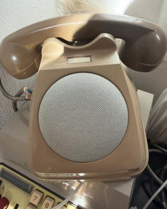 Telefono vintage con assistente vocale