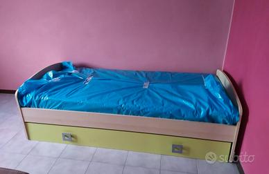 Letto singolo con secondo letto