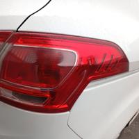 Fanale posteriore dx con crepa Ford b max anno 201