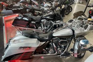 Harley-davidson Touring Road Glide cvo 110, soli 4