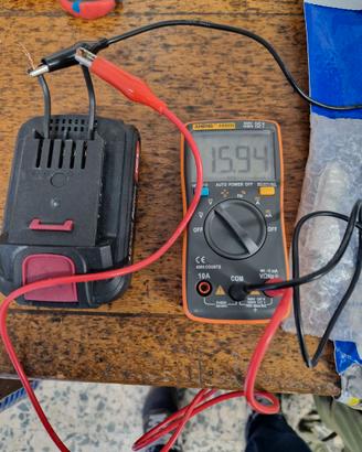 BATTERIA E CARICATORE YAMATO 16V E TRAPANO ROTTO