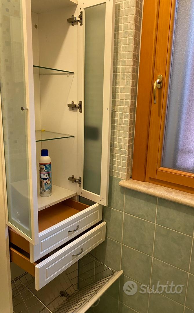 Mobile bagno con cesto portabiancheria - Arredamento e Casalinghi In  vendita a Roma