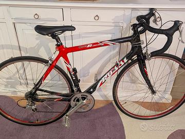 Bici in carbonio da corsa