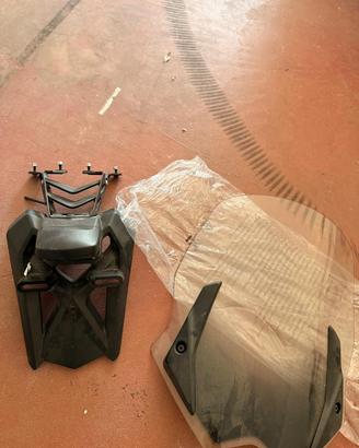 Cupolino e portatarga originali TMAX