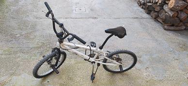 bicicletta bmx