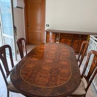 Sala da pranzo completa