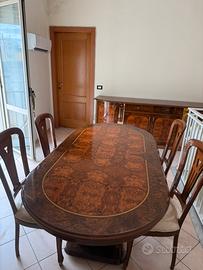 Sala da pranzo completa