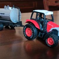 Trattore agricolo con rimorchio in miniatura