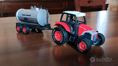 Trattore agricolo con rimorchio in miniatura