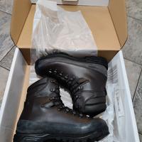 scarponi da montagna vibram N°43