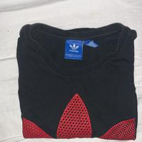 maglietta nera e rossa adidas