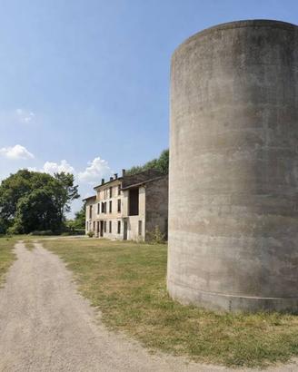 Rustico / Casale di 513 m² con più di 5 locali a C