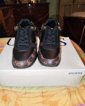 scarpe GUESS