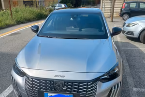Peugeot 208 GT Hybrid