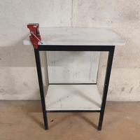 Banchetto da lavoro per ragazzi 