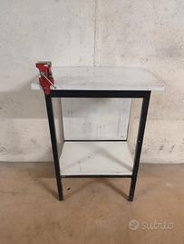 Banchetto da lavoro per ragazzi 