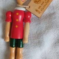 Pinocchio con cartello cioccolato