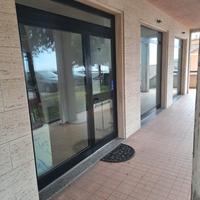 Negozio attualmente utilizzato come parrucchiera