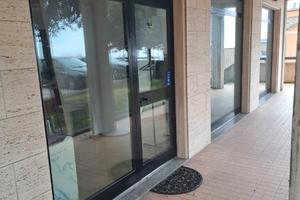 Negozio attualmente utilizzato come parrucchiera