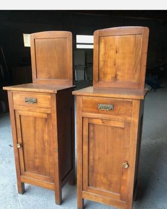 Coppia comodini Neorinascimento noce massiccio