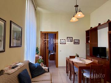 BILOCALE IN CORTE