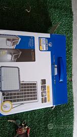 faro led solare 2000w  nuovo!