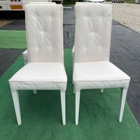 Sedie di legno bianco