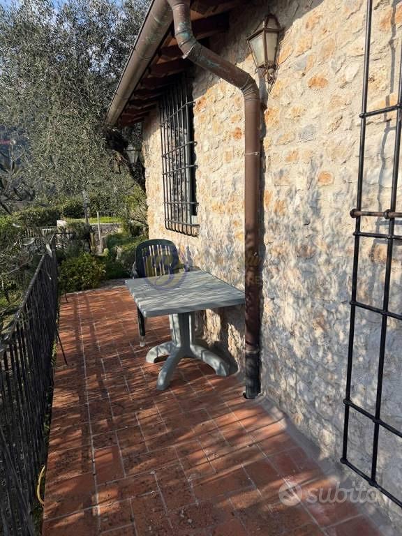Rustico / Casale di 75 m² con 5 locali a Camaiore - Vista 2