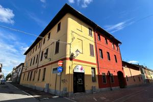 CASA DI CORTE A CERIANO LAGHETTO