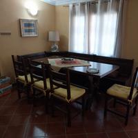 Panca con tavolo in legno + sedie