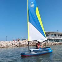 Barca a vela gonfiabile