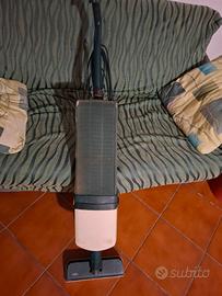 Aspirapolvere folletto con battitappeto